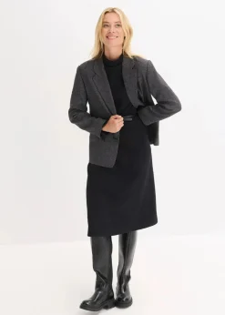 Ausgestelltes Midikleid