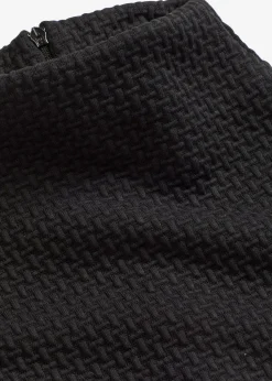 Ausgestelltes Midikleid