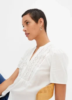 Bluse mit Lochstickerei