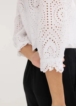 Bluse mit Lochstickerei und Puffärmeln