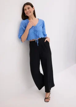 Bluse mit Lochstickerei und Puffärmeln