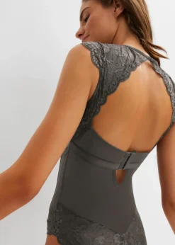 Body mit feiner Spitze