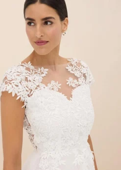 Brautkleid aus zartem Tüll mit Spitze