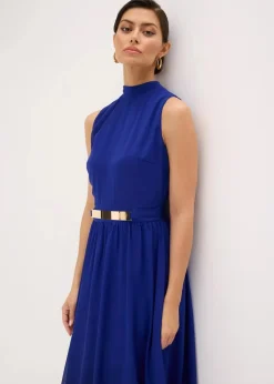 Chiffonkleid mit Kragen und Accessoire