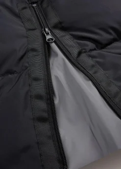 Daunenmantel mit recycelter Daune und isolierender Wärmetechnologie