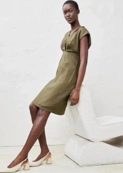 Etuikleid aus reinem Leinen