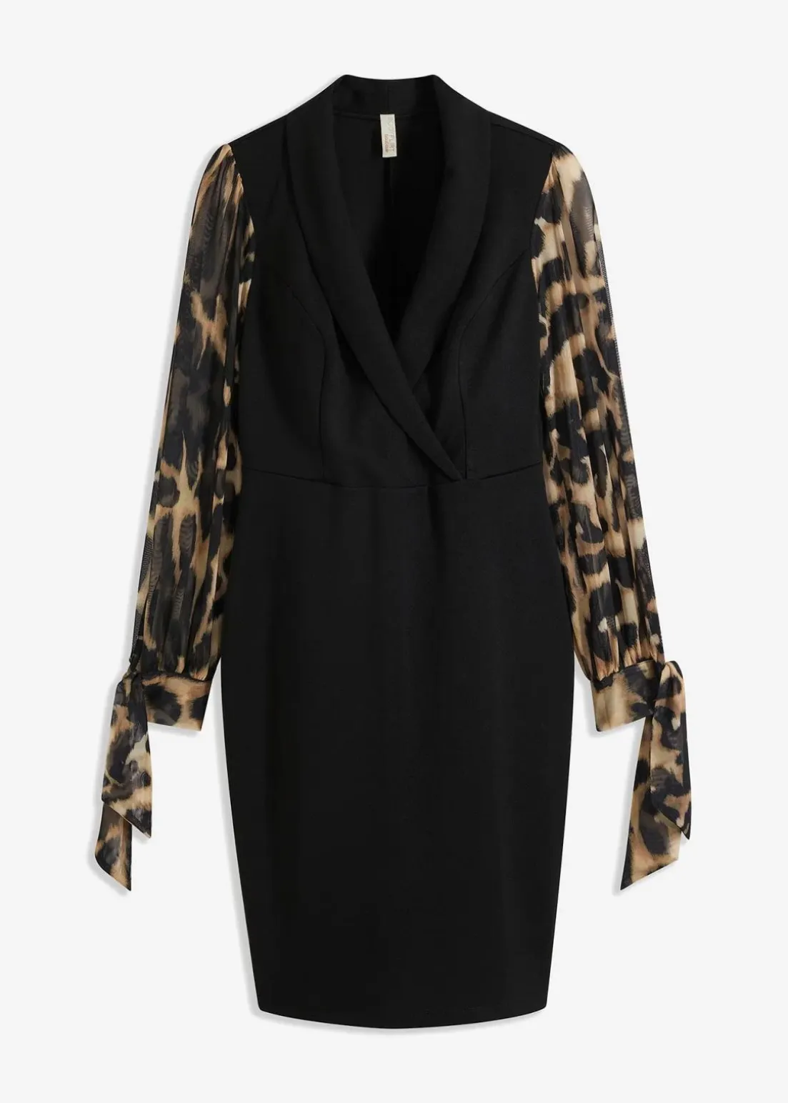 Etuikleid mit tiefem Ausschnitt