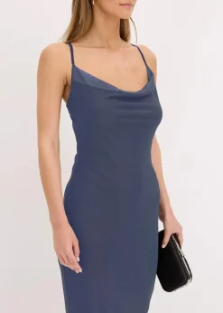 Farbiges Wickelkleid