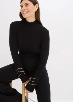 Feinstrickpullover mit Goldketten