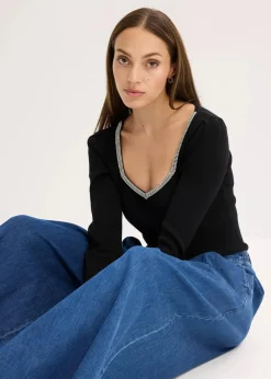 Feinstrickpullover mit Schmuck-Detail