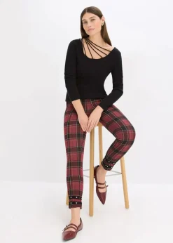 Feinstrickpullover mit tiefem Ausschnitt