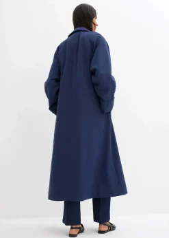 Fließender Trenchcoat