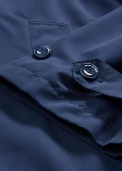 Fließender Trenchcoat