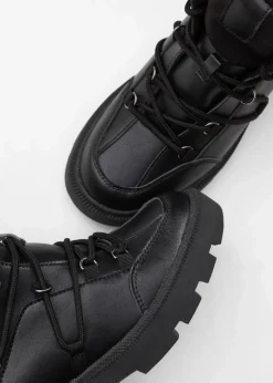 Gefütterte Schnürboots