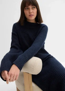 Geripptes Strickkleid