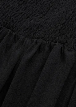 Gesmoktes Trägerkleid aus leichtem Crêpe