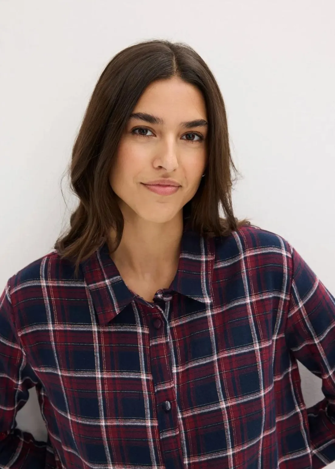 Gewebtes Nachthemd aus Flanell mit Knopfleiste