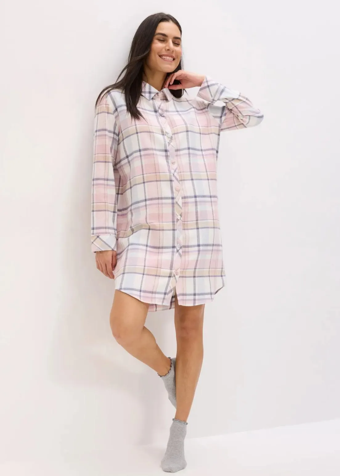 Gewebtes Nachthemd aus Flanell mit Knopfleiste