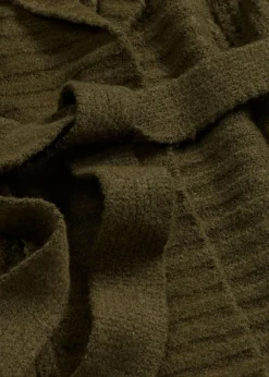 Grobstrickjacke mit Zopfmuster