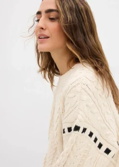 Grobstrick-Pullover mit Zopfmuster