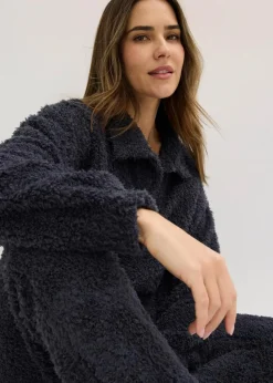 Hausanzug aus weichem Material