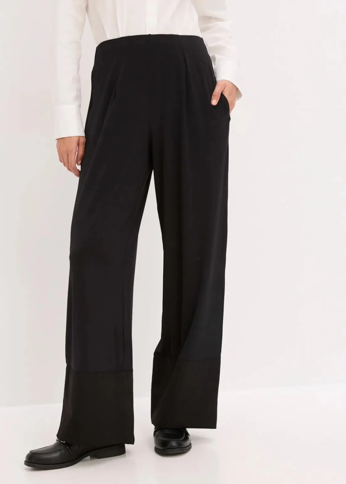 Jersey-Hose mit Satinbesätzen