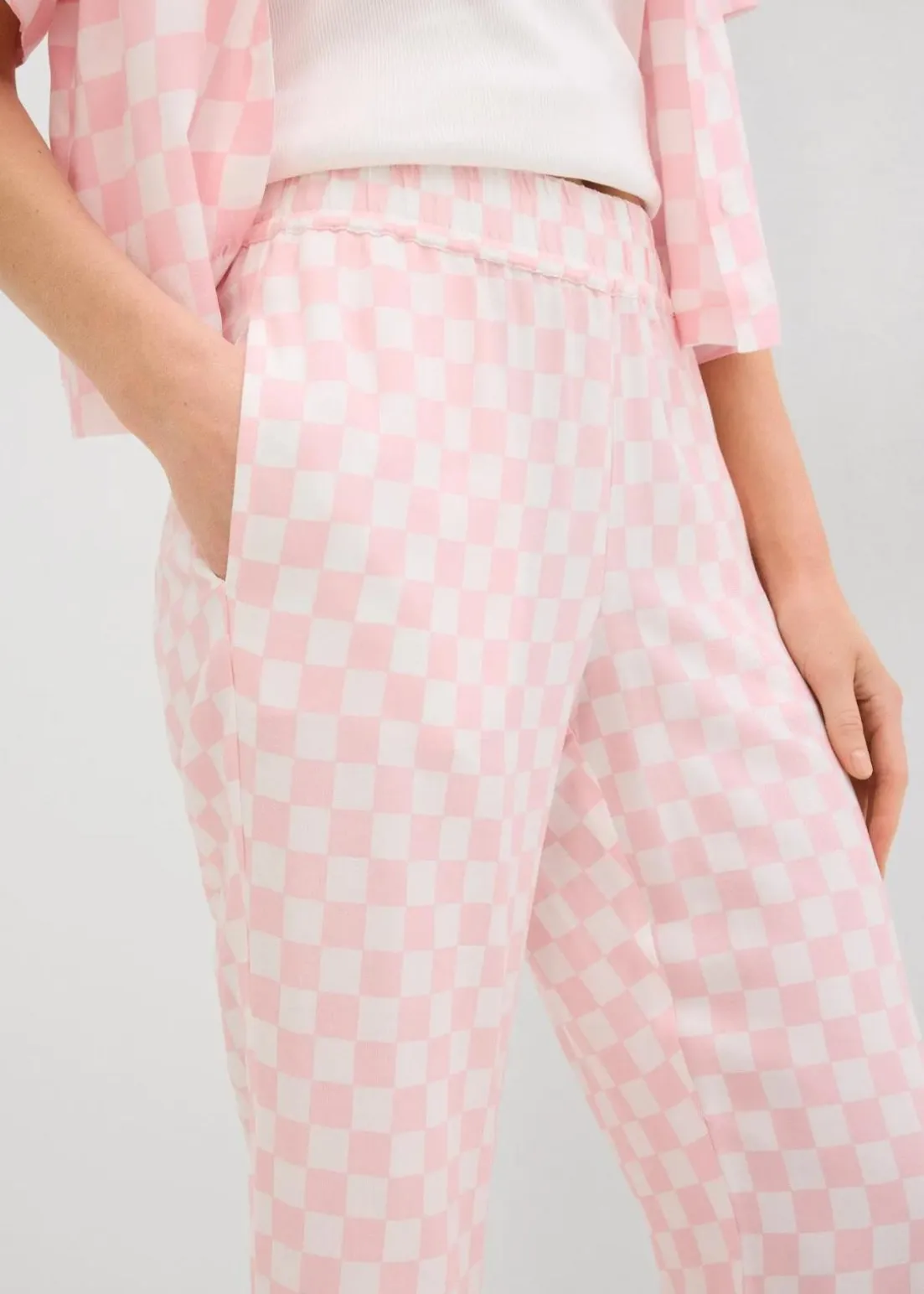 Karierte Marlenehose aus fließender Viskose