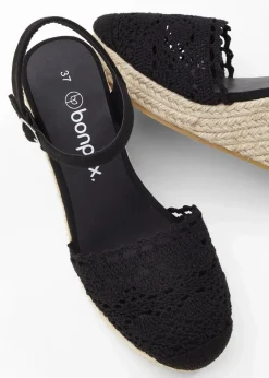 Keilpumps in Häkel-Optik