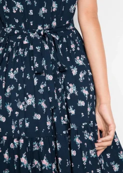 Kleid mit kurzen Ärmeln