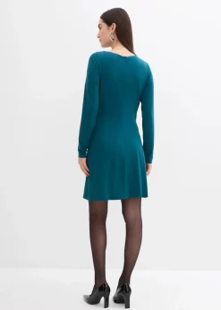 Kleid mit U-Bootausschnitt