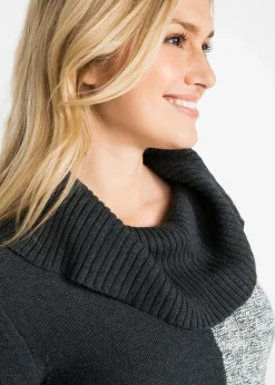 Knieumspielendes Strickkleid