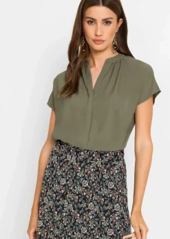 Kurzarmbluse mit verdeckter Knopfleiste