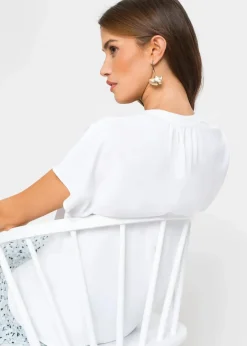 Kurzarmbluse mit verdeckter Knopfleiste