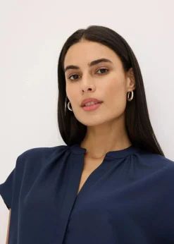 Kurzarmbluse mit verdeckter Knopfleiste