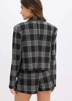 Kurzblazer mit Schmuck-Knopf