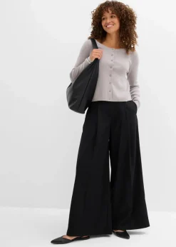 Kurze Feinstrickjacke