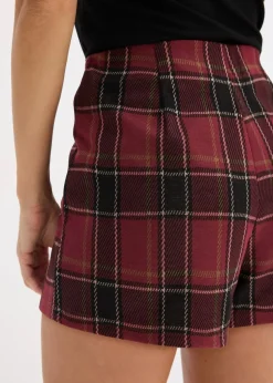 Kurzer Skort mit Schmuck-Knopf