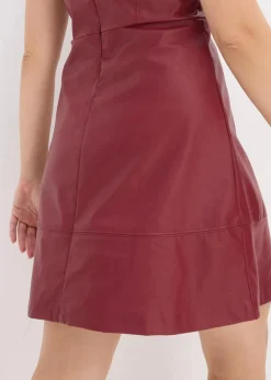 Kurzes Lederimitat-Kleid