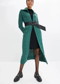 Langer Strickmantel aus Zopfstrick