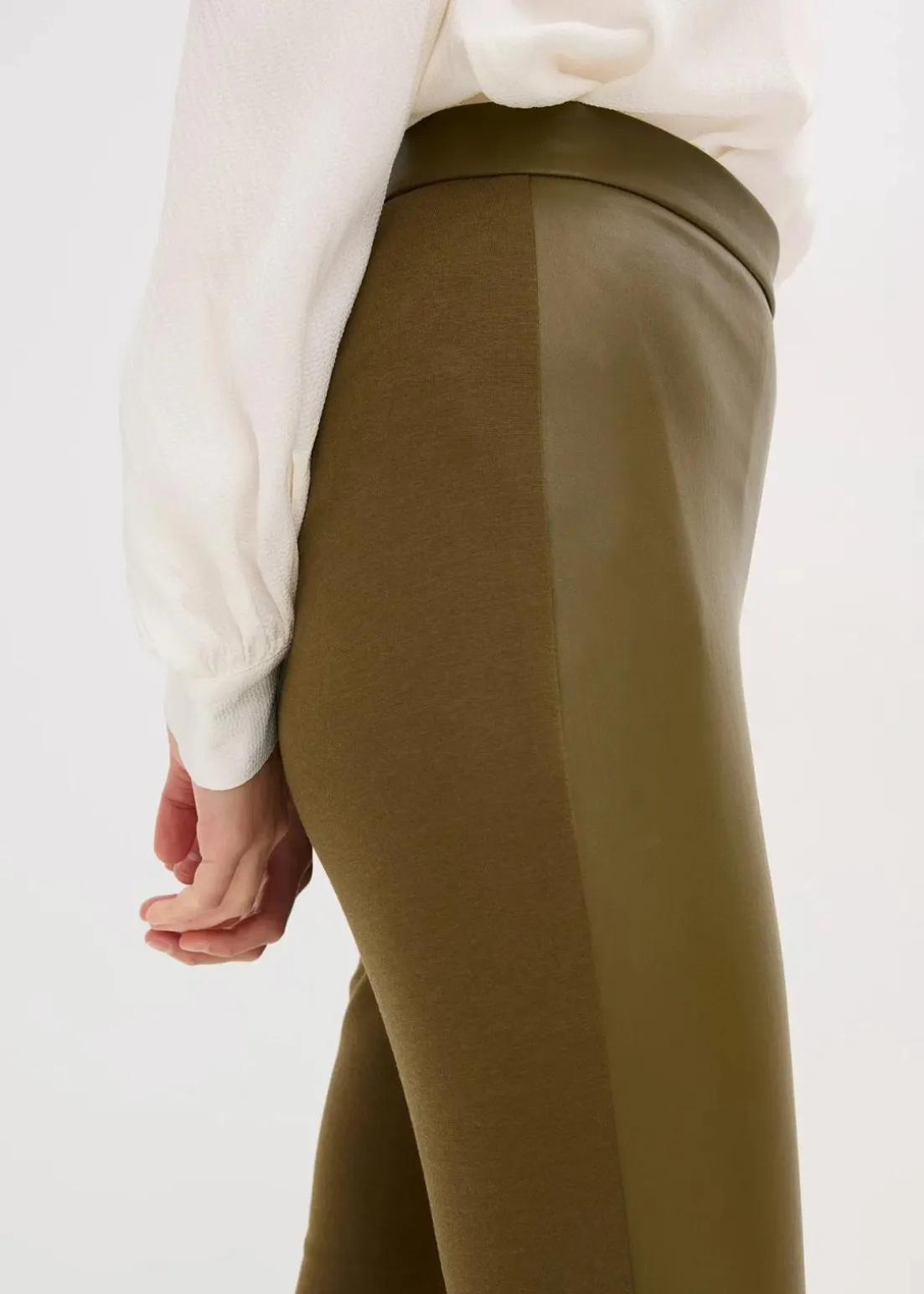 Lederimitat-Hose im Punto di Roma Mix