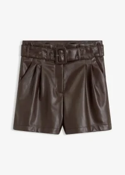 Lederimitat-Shorts mit Gürtel