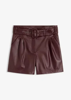 Lederimitat-Shorts mit Gürtel