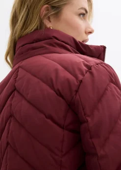 Leichte Steppjacke mit abnehmbarer Kapuze