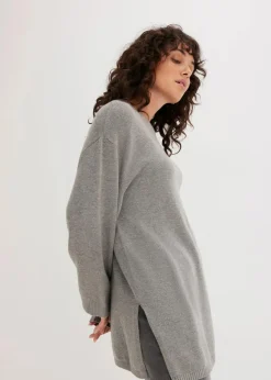 Long-Feinstrickpullover mit Seitenschlitzen aus Viskose-Mix