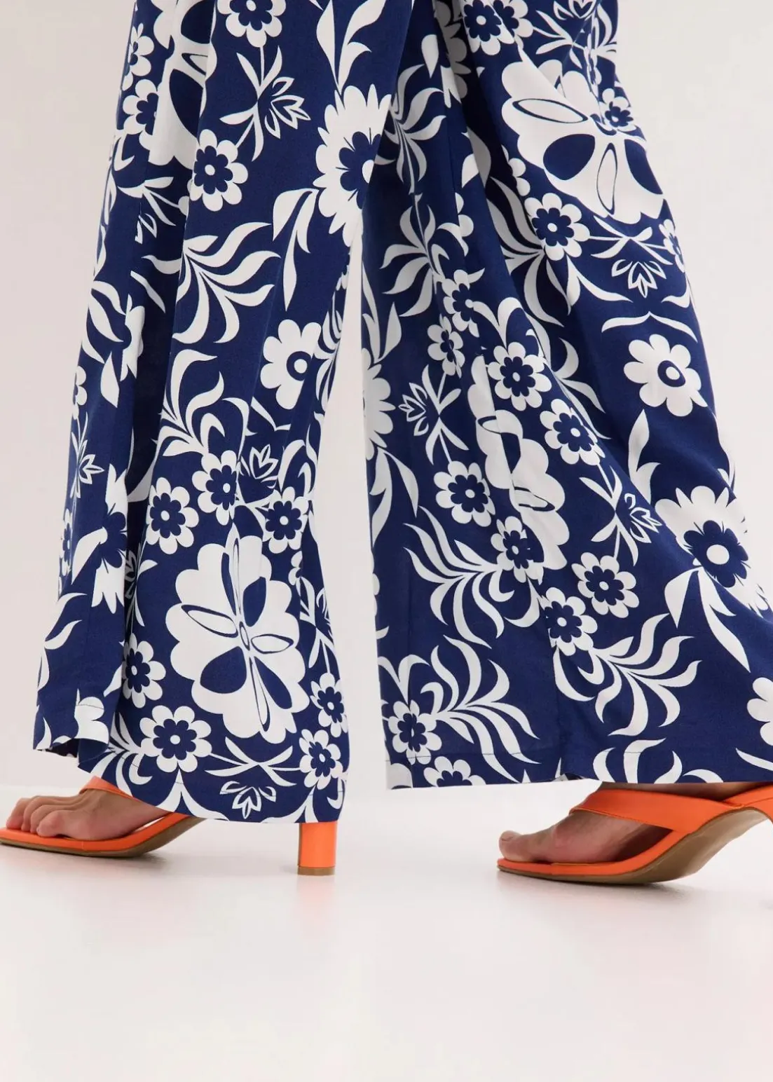 Marlenehose aus fließender Viskose