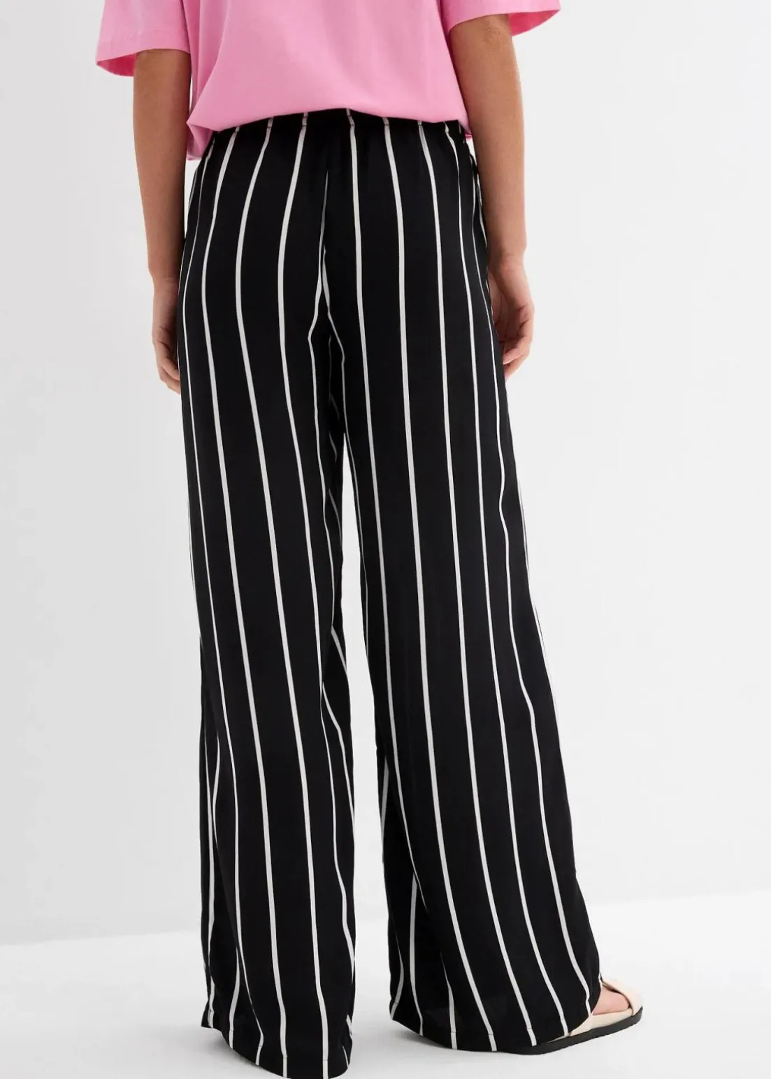 Marlenehose aus leichtem Crêpe