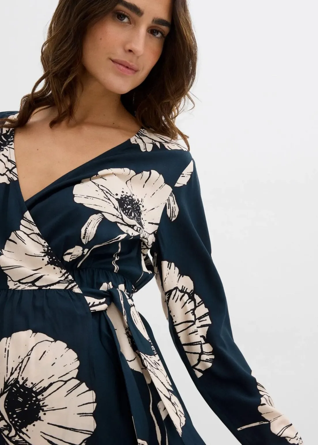 Maxi- Wickelkleid für die Schwangerschaft und danach