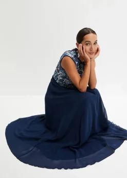 Maxikleid mit Spitze