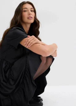 Minikleid aus glänzendem Material