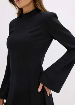 Minikleid in A-Linie und Trompetenärmeln